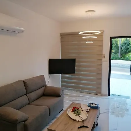 2 Bedroom House Pyrgos Apartment *