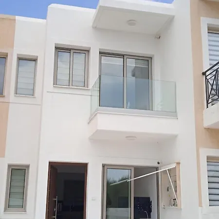 2 Bedroom House Pyrgos