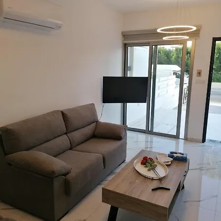 2 Bedroom House Pyrgos Limassol
