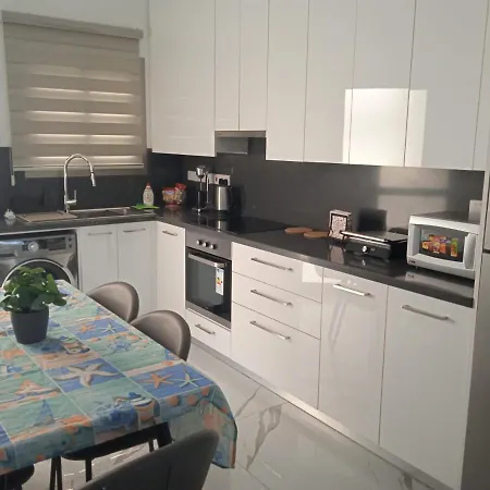 2 Bedroom House Pyrgos